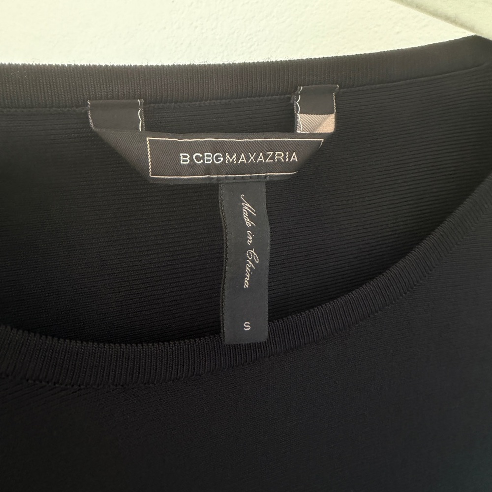 BCBGMaxAzria Fitted Black Crop Top - Picture 3 of 3